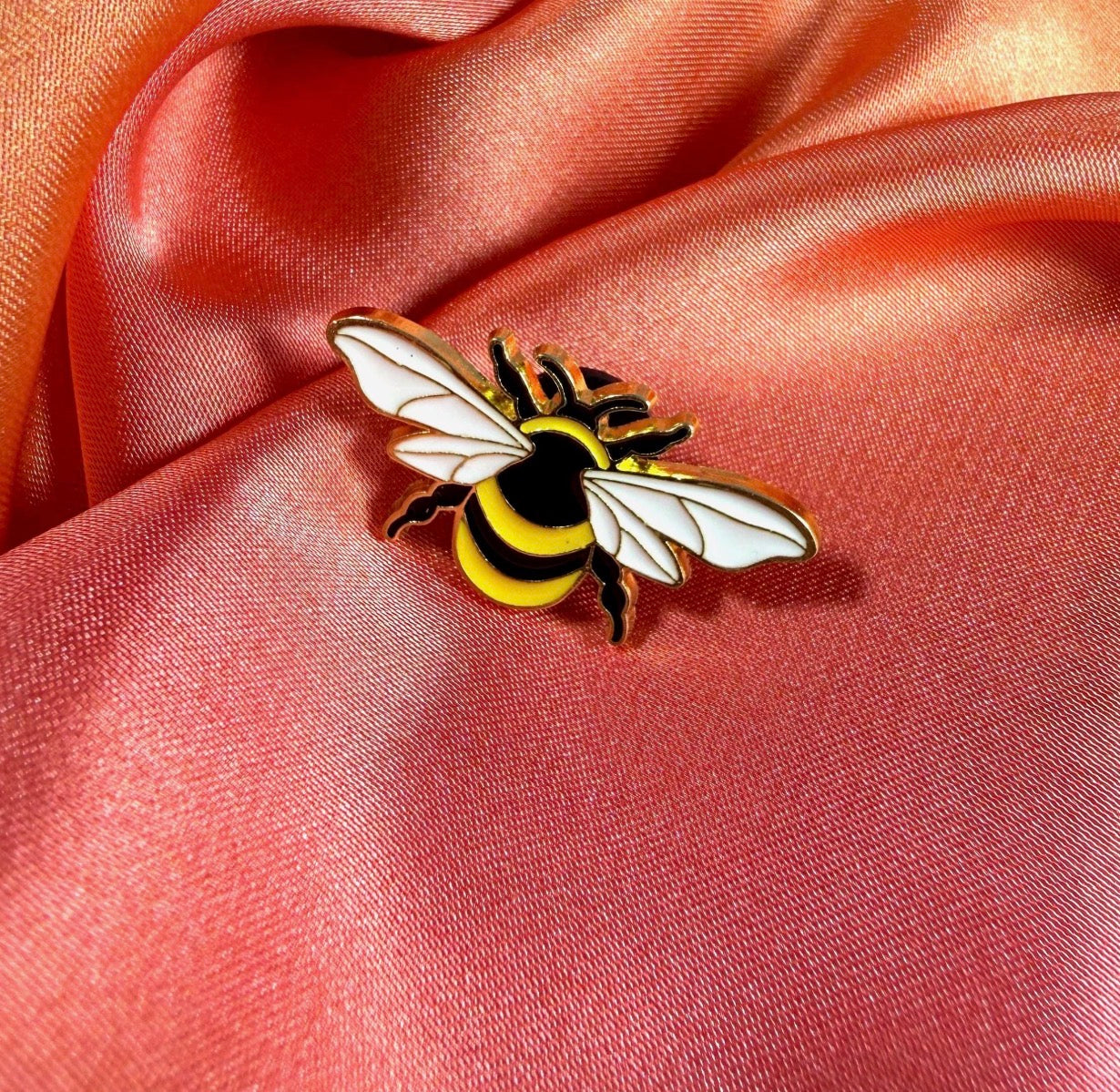 Bumblebee Bee Enamel Pin Badge | Pincredible