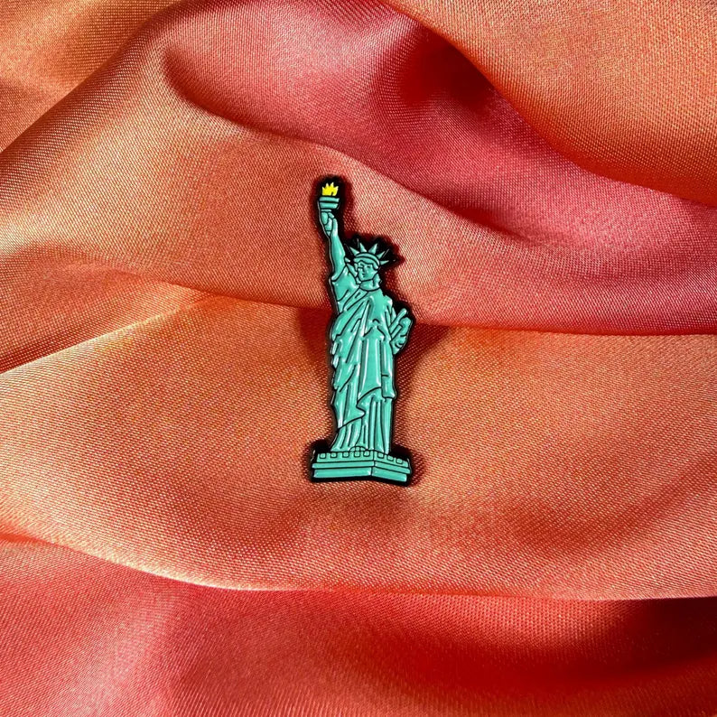 Statue of Liberty Enamel Pin Badge | Pincredible