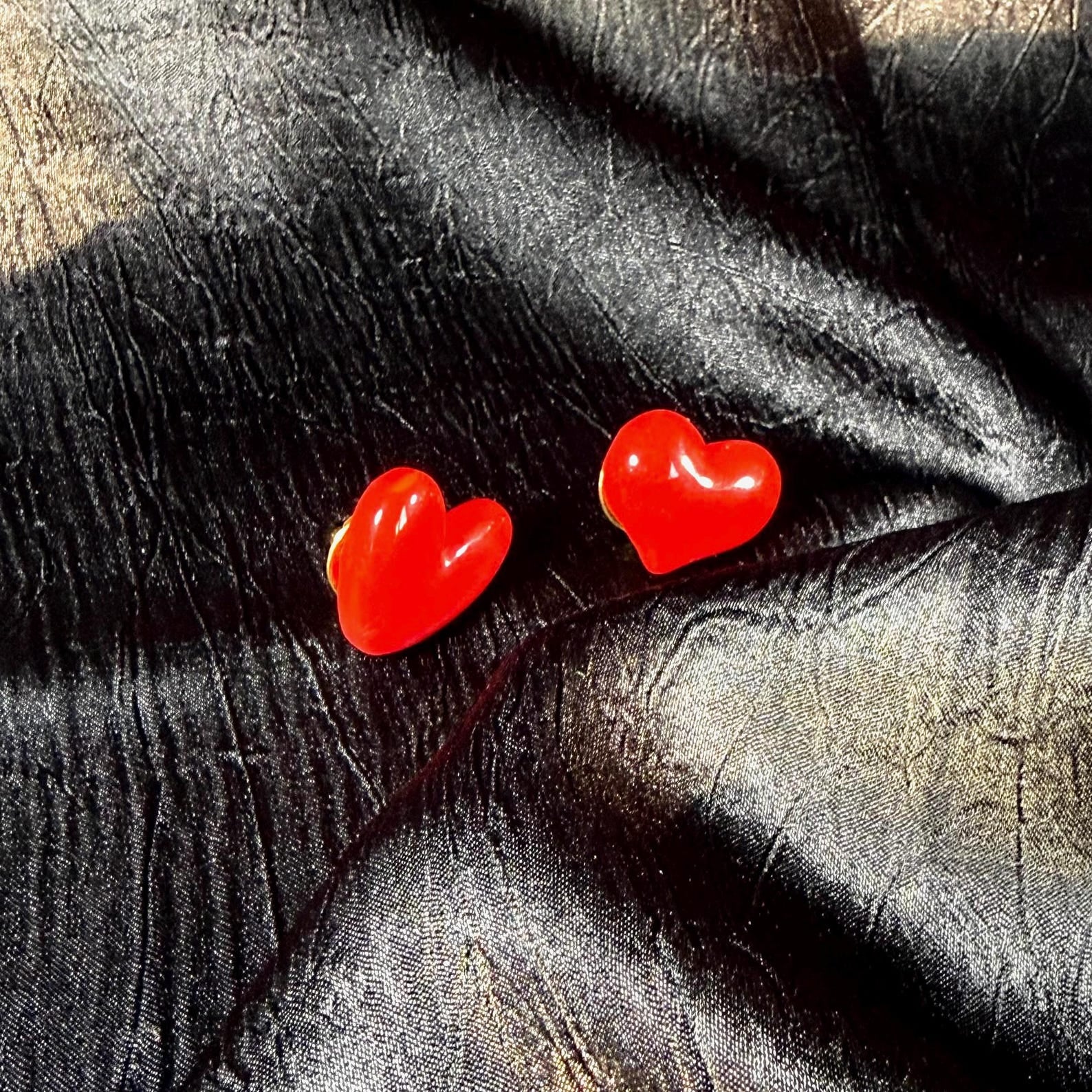 Heart Pair Love Valentines Pin Badge | Pincredible