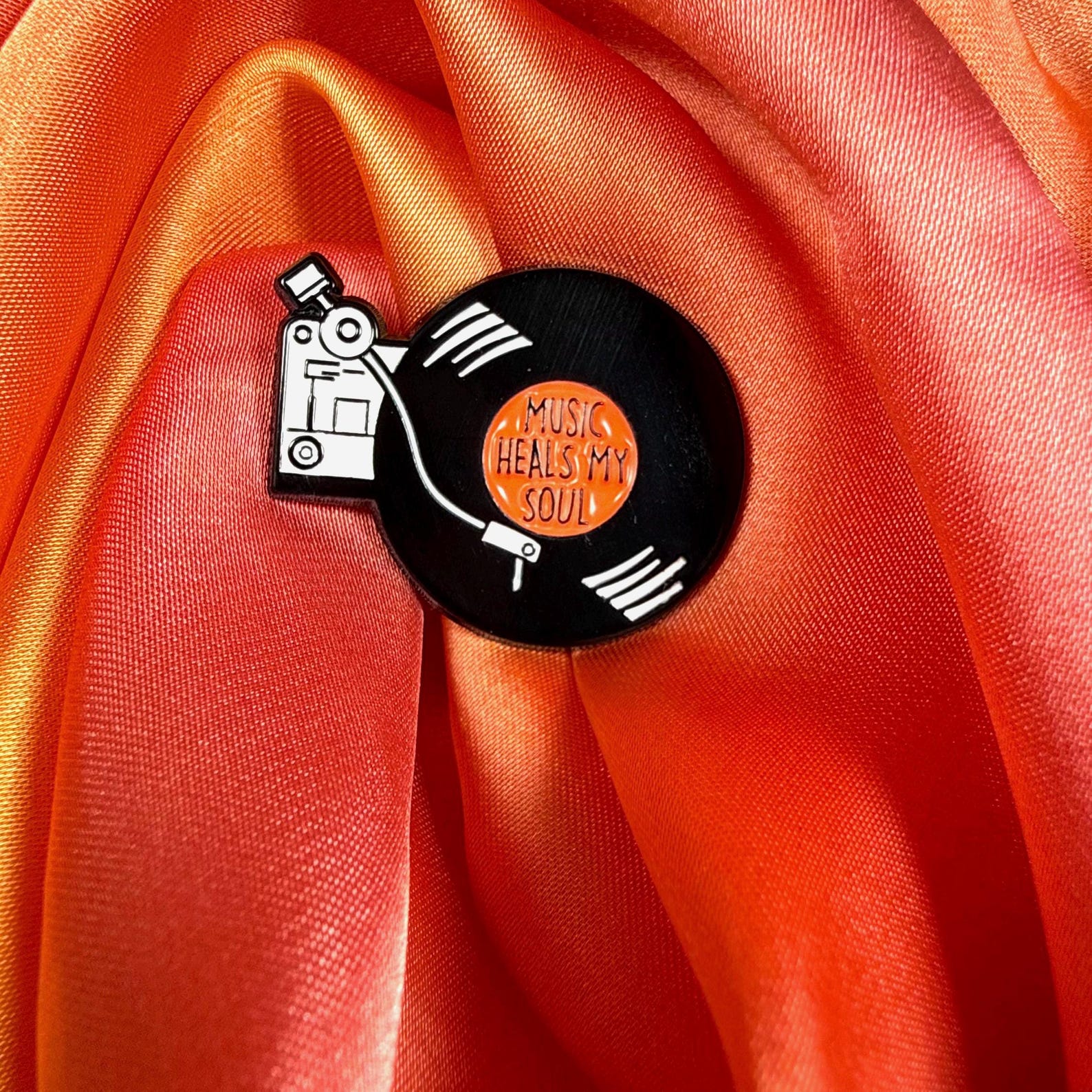 Music Heals My Soul Vinyl Record Enamel Pin Badge | Pincredible